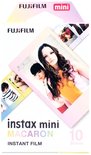 Fujifilm Instax Mini Macaron film verpakking met voorbeelden van foto's, waaronder twee meisjes en een kind.