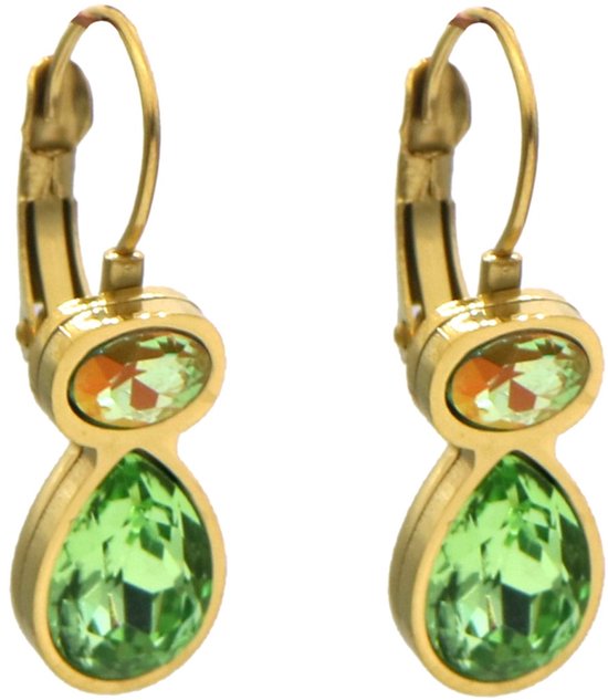Gouden oorhangers met twee ovale en druppelvormige groene kristallen.