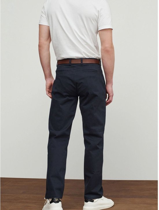 Next - Heren - Straight fit - Zachte chino met riem - Blauw