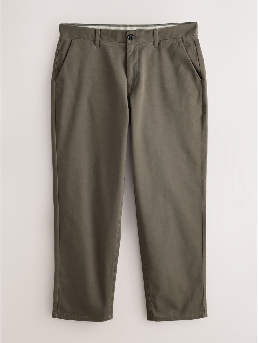 Next - Heren - Stretchchino met ruimvallende pasvorm - Bruin