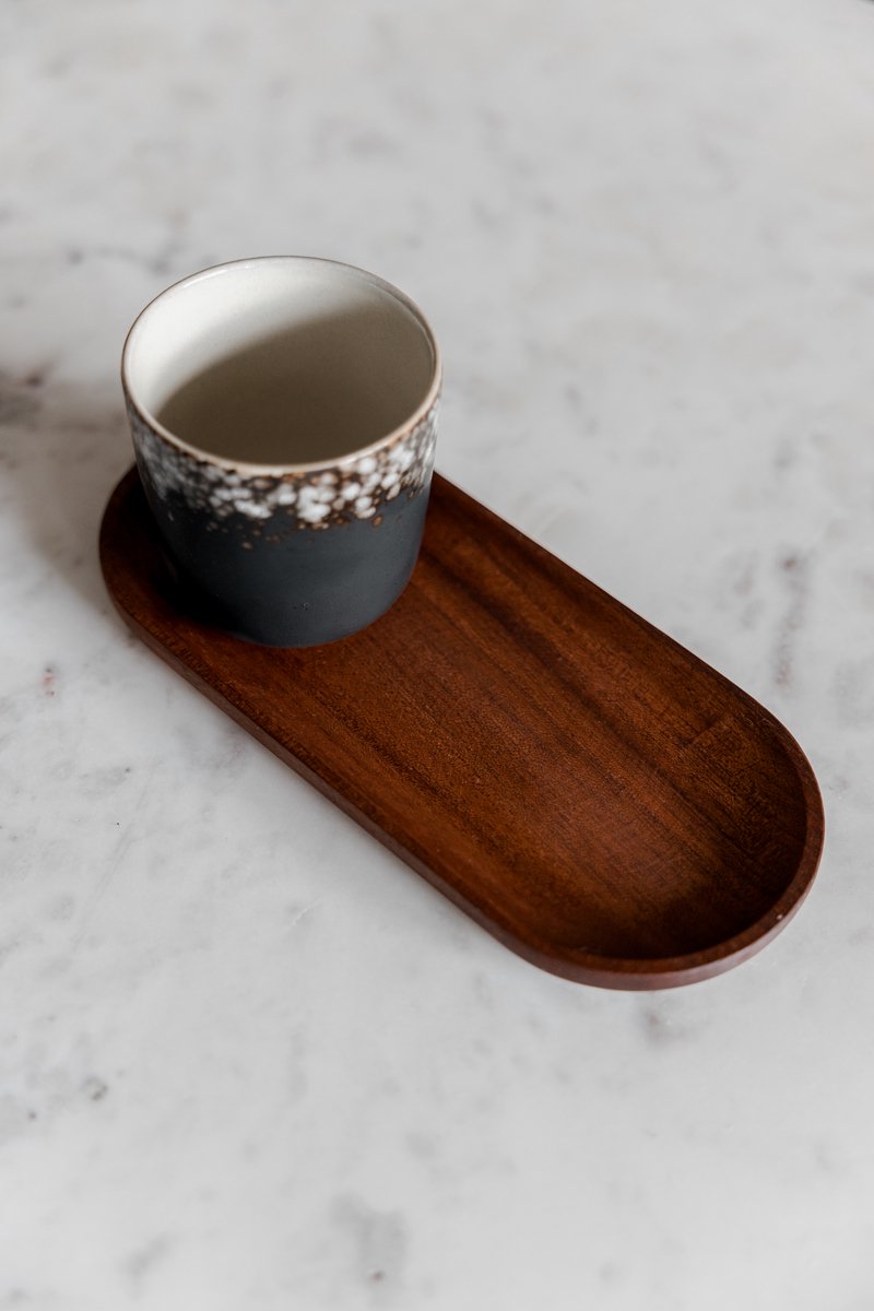 Mini dienblad koffie - serveerplankje koffie - Walnoot - Japandi stijl - 23 x 10 cm - houten koffieplateau- houten dienblad koffie - thee dienblad