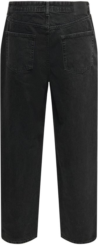 Achterkant van zwarte jeans met wijde pijpen. Vijf zakken, riemlussen en een knoopsluiting.