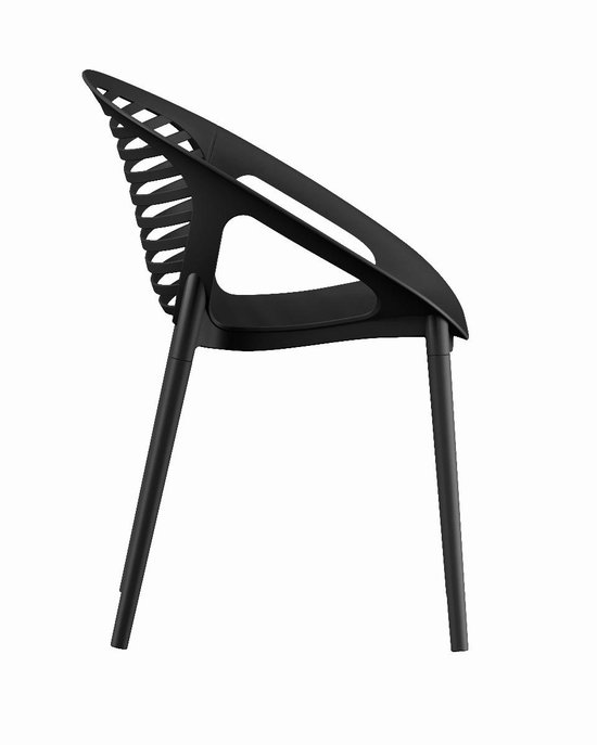 Zwarte kunststof kuipstoel met een open rugleuning en vier slanke poten.