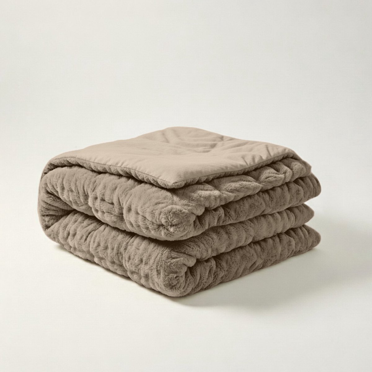 Y-NOT – Dekbed Zonder Overtrek 200x220 – Fur Pom pom – All Season – Zacht & Wasbaar – Taupe