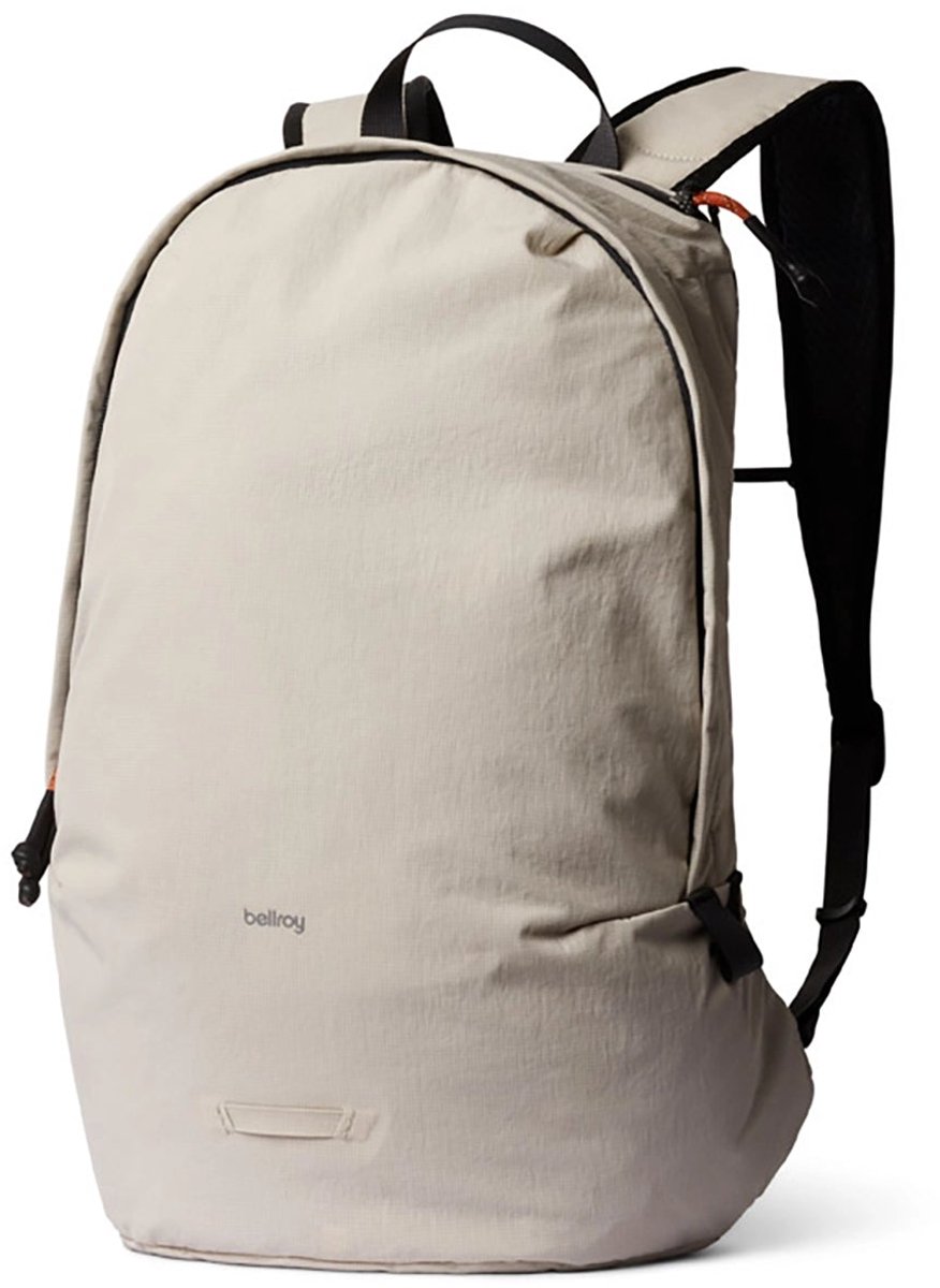 Bellroy Lite Daypack MacBook Air/Neo 13 – 3x Lichter dan Gemiddelde Rugzakken – Meerdere Vakken voor Georganiseerde Opslag – Opvouwbaar en Inpakbaar voor Gemakkelijke Opslag en Transport - Wit