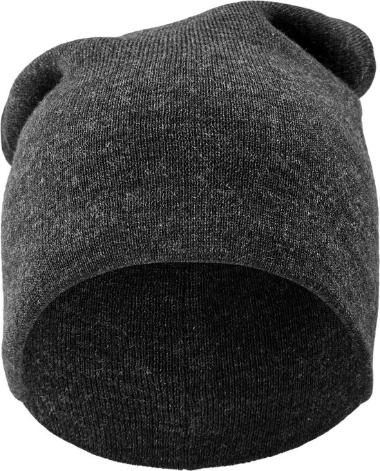 Grijze beanie muts met omgeslagen rand.