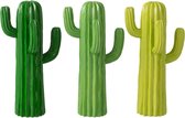 Drie decoratieve cactussen in verschillende groentinten, met ribbelpatroon.