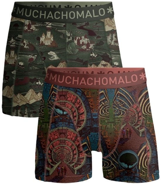 Twee Muchachomalo boxershorts. Een met een groene print van kastelen en landschappen, de ander met een bruine print van een tunnel met glas-in-lood ramen.