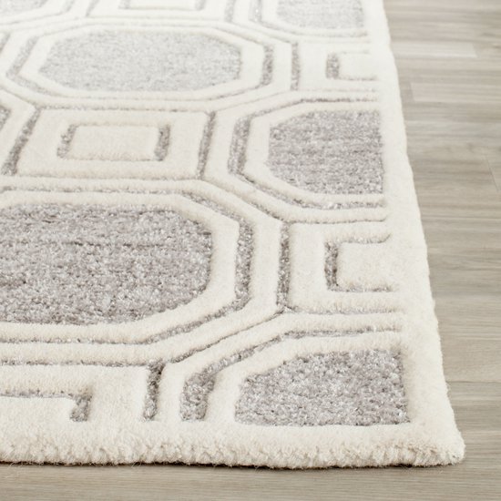 Safavieh Geometric Indoor Woven Area Rug, Precious Collection, PRE153