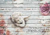 Fotobehang - Vlies Behang - Betonnen Engel met Rozen op Houten Planken - 254 x 184 cm
