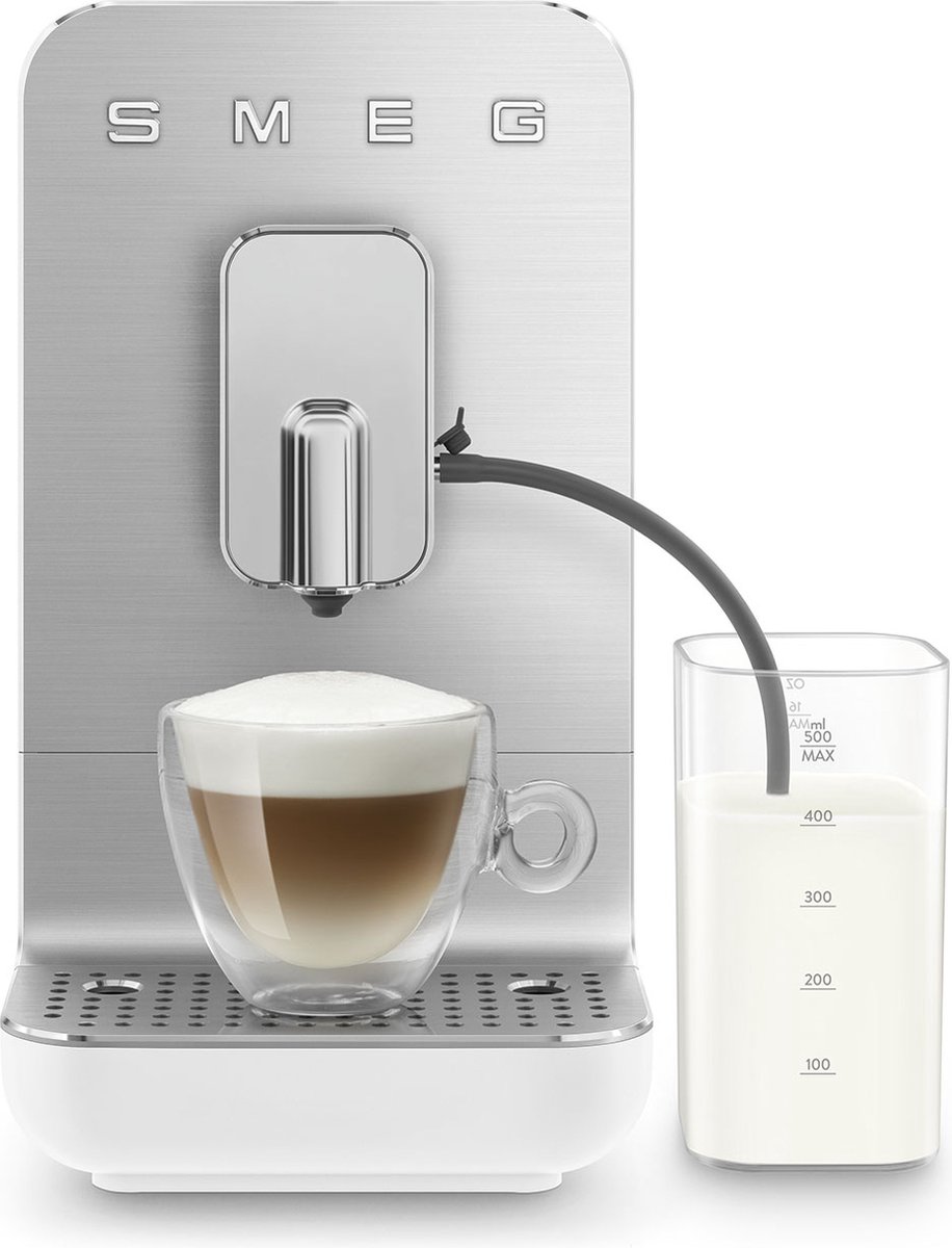 SMEG BCC13WHMEU - Volautomatische koffiemachine met melkreservoir - Mat Wit  | bol