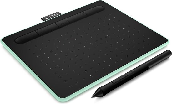 Pistache Wacom tekentablet met stylus, schuin van bovenaf gezien.