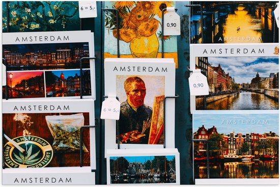 Poster (Mat) - Amsterdamse Ansichtkaarten in het Rek - 120x80 cm Foto op Posterpapier met een Matte look