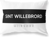 Tuinkussen SINT WILLEBRORD - NOORD-BRABANT met coördinaten - Buitenkussen - Bootkussen - Weerbestendig - Jouw Plaats - Studio216 - Modern - Zwart-Wit - 50x30cm