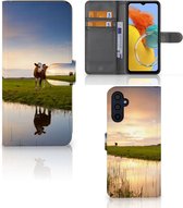 Smartphone Hoesje Geschikt voor Samsung Galaxy M14 Flip Case Koe