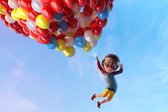 Fotobehang Jongen Met Ballonnen Tijdens De Vlucht - Vliesbehang - 416 x 254 cm