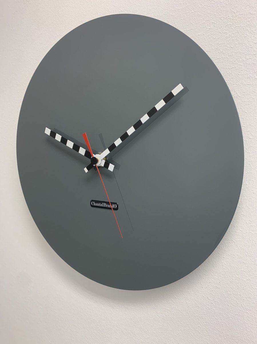 Wandklok CHANTALBRANDO -- MOONTAN GREY NARDO -- MODERN DESIGN -- MADE IN HOLLAND