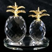 Kristal glas twee ananas met goudkleur bladeren op een  spiegel 8.5x8x5cm Perfect en exquise kristal glas (van top k9 kristal glas materiaal )ambachtelijk handgemaakt.