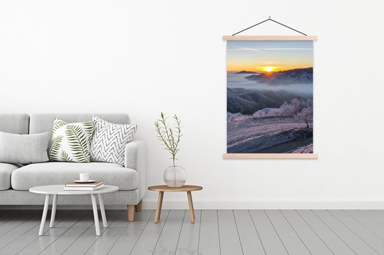 Porte-affiche avec affiche - Affiche scolaire - Hiver - Montagnes - Soleil - Soirée - 120x160 cm - Lattes vierges