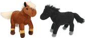 Set van 2x stuks pluche dieren paarden knuffels 25 cm - Bruin en zwart speelfiguur