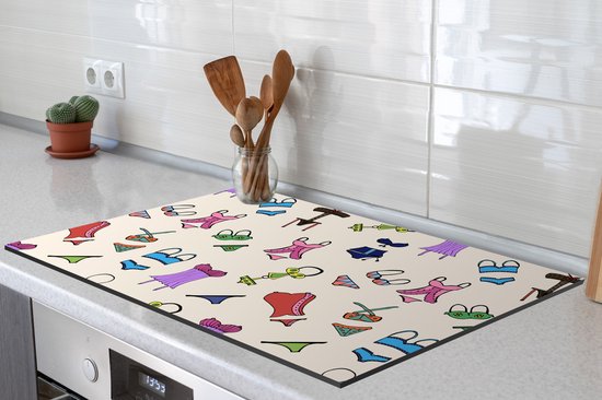 KitchenYeah® Inductie beschermer 76x51.5 cm - Lingerie - Ondergoed - Patroon - Kookplaataccessoires - Afdekplaat voor kookplaat - Inductiebeschermer - Inductiemat - Inductieplaat mat