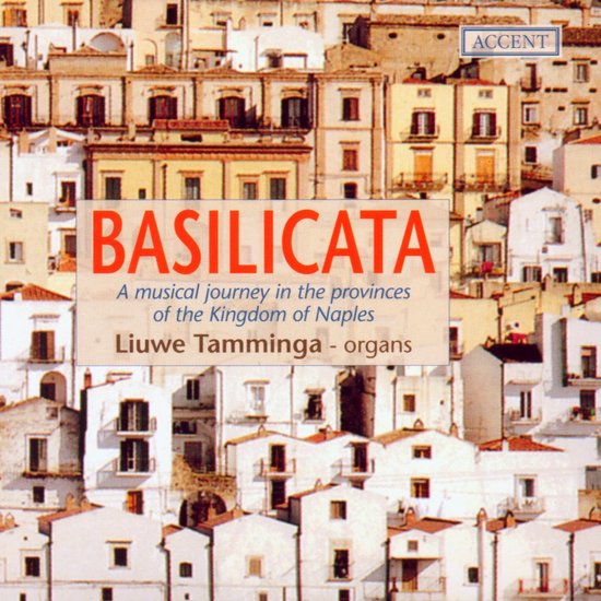 Boekje met de titel BASILICATA, een muzikale reis in de provincies van het Koninkrijk Napels, met een foto van witgekalkte huizen.