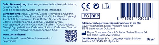 Achterkant van de Bepanthen Eczeem crème verpakking met gebruiksinstructies, ingrediënten en contactgegevens.