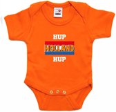 Barboteuse fan Oranje pour bébés - hup Holland hup - Supporter Holland / Nederland - Barboteuse Championnat d'Europe / Coupe du Monde / outfit 56 (1-2 mois)