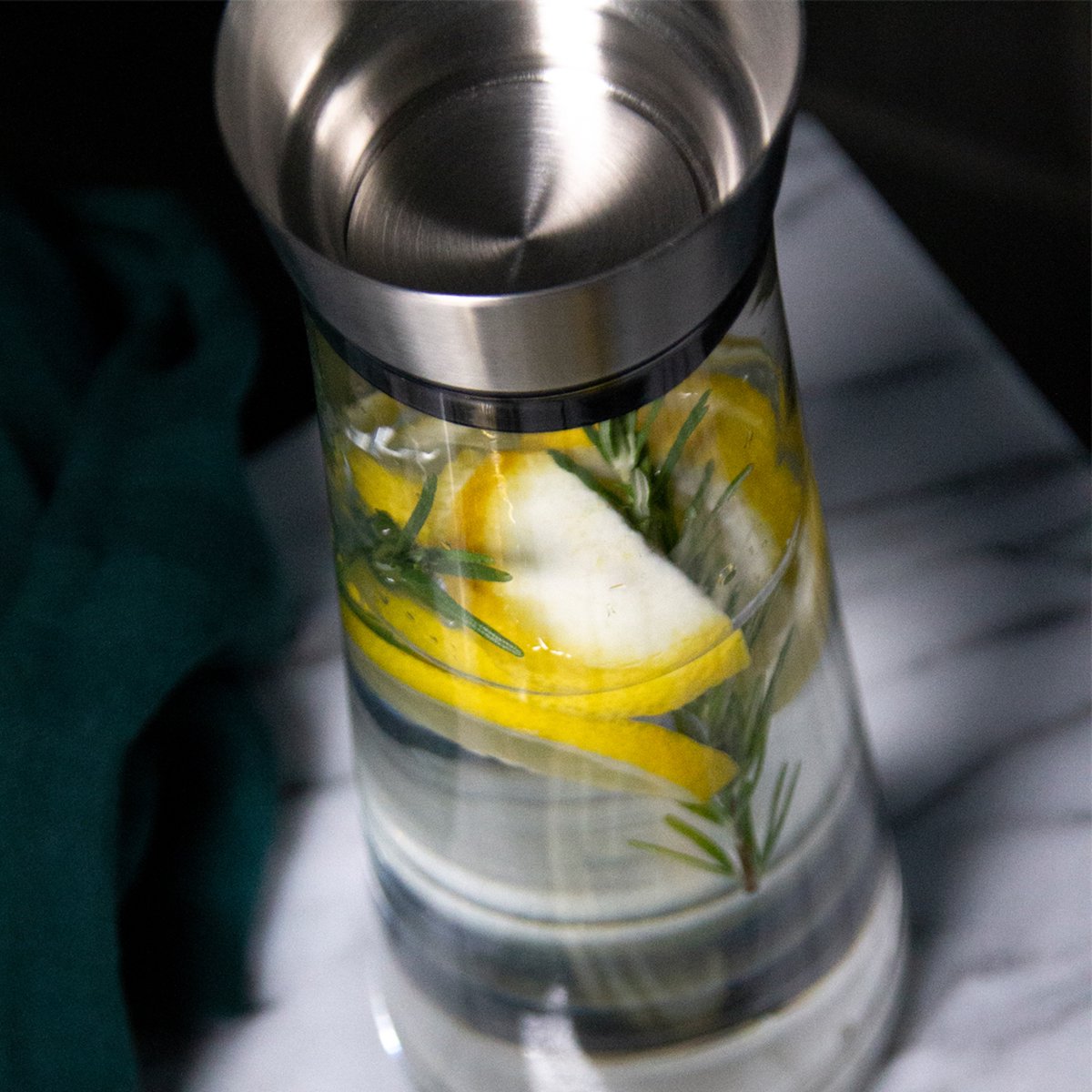 Krumble Karaf van glas - Waterkan - Met deksel - 10,5 x 33 cm (dxh) - 1,5 liter - Glas en RVS — cadeau in Koken & Dineren - foto 5