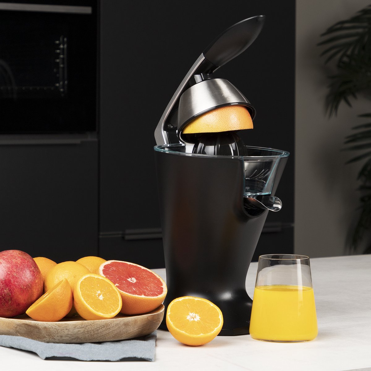 Bol.com Princess 201857 Elektrische Citruspers - Juicer - Zwart - 300 Watt - RVS Pulpfilter aanbieding