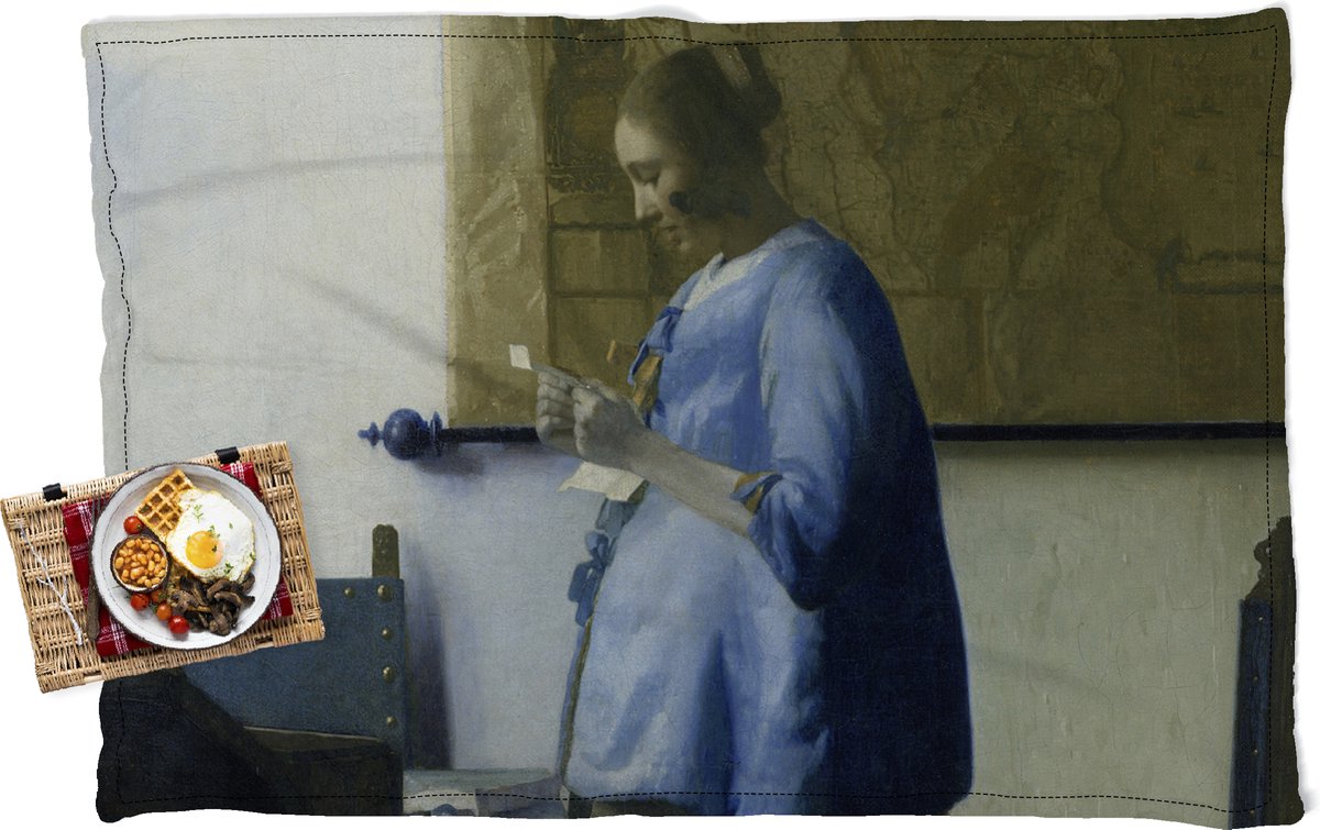 Picknickkleed - Buitenkleed - Brieflezende vrouw in het blauw