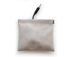 Eardopes Opbergzakje voor oordopjes - Creme wit - Etui voor oortjes met kabel - bewaarzakje hoesje oortjes - diervriendelijk: geen suede of ander dierlijk materiaal - 9.5cm x 10cm