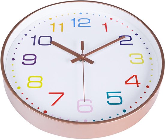 Vierkante Retro Klok Met Nummers Geïsoleerd Op Witte Achtergrond Gm1141094867 305575227