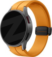 Bandz siliconen band met D-Buckle geschikt voor Galaxy Watch 6 / 6 Classic / 5 40mm & 44mm / 5 Pro / 4 & Watch 4 Classic - Hoogwaardig siliconen materiaal smartwatch bandje met magneetsluiting - oranje/geel siliconen bandje