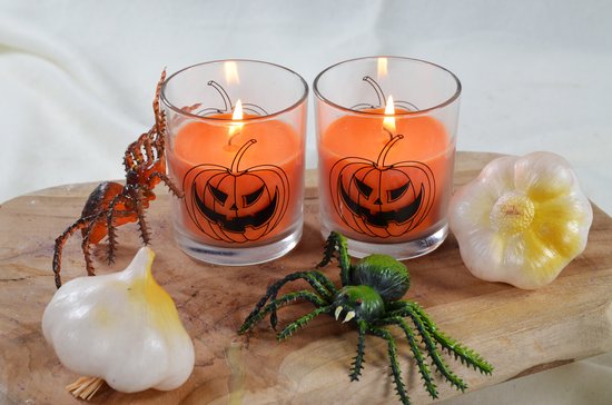 Milanne - Coffret de fête HALLOWEEN 5 pièces comprenant 2 bougies, 2 araignées et 1 faux ail. Perfect pour un Halloween 