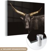 Glasschilderij dieren - Koe - Goud - Dieren - Hoorns - Foto op glas - Slaapkamer - 150x100 cm - Schilderij zwart wit - Woondecoratie - Kamer decoratie - Glasplaat - Wanddecoratie