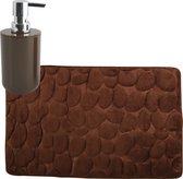 MSV badkamer droogloop mat/tapijt Kiezel motief - 50 x 80 cm - zelfde kleur zeeppompje 260 ml - bruin