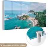MuchoWow® Glasschilderij 120x60 cm - Schilderij acrylglas - Strand in Colombia - Foto op glas - Schilderijen