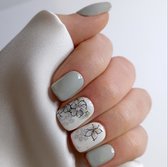 SD Press on Nails - B130 - Plaknagels - Nagelset 20 Nagels Wit Grijs Bloemen - Gellak - Nagellak - Kort Recht- Nageltips - Nepnagels met Lijm - Kunstnagels - Nail Art - Handmade - Valse nagels - Nagelvijl - Accessoires - Square nail tips - Nepnagels