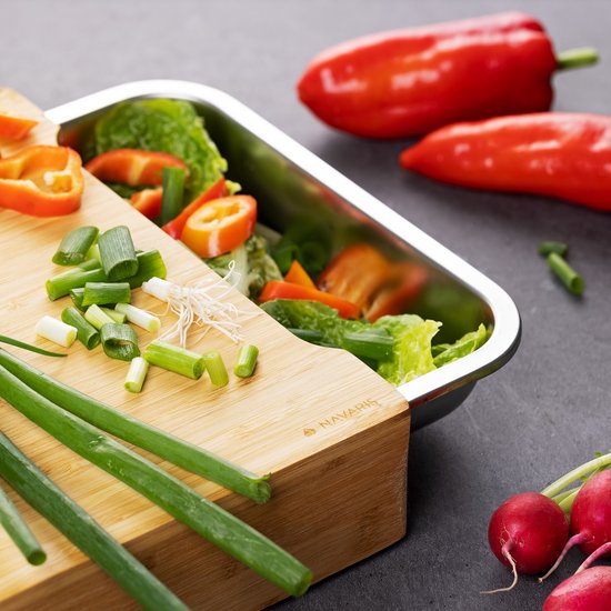 Navaris snijplank met bakjes aan de zijkant - Bamboe snijplank met 2 roestvrijstalen schuiflades - 41 x 29,5 x 6,5 cm - Afbeelding 9