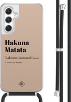 Casimoda® hoesje met koord - Geschikt voor Samsung A54 - Hakuna Matata - Afneembaar koord - TPU/acryl - Bruin/beige