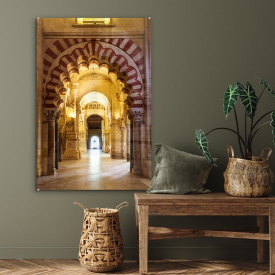 MuchoWow® Glasschilderij 80x120 cm - Schilderij acrylglas - Mezquita met de beroemde boog in Spanje - Foto op glas - Schilderijen - MuchoWow