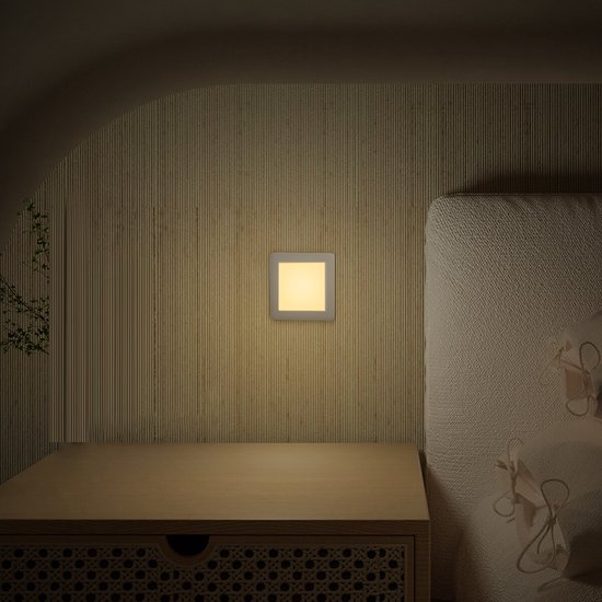 Stekkerlamp - Nachtlamp met Dag en Nacht Sensor - Aigi Woppa - 0.36W - Warm Wit 3000K - Vierkant - Mat Wit - Kunststof - BES LED