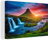 Canvas schilderij - Waterval - IJsland - Zonsondergang - Berg - Canvas schilderijen woonkamer - Slaapkamer - Canvas doek - 120x80 cm - Wanddecoratie
