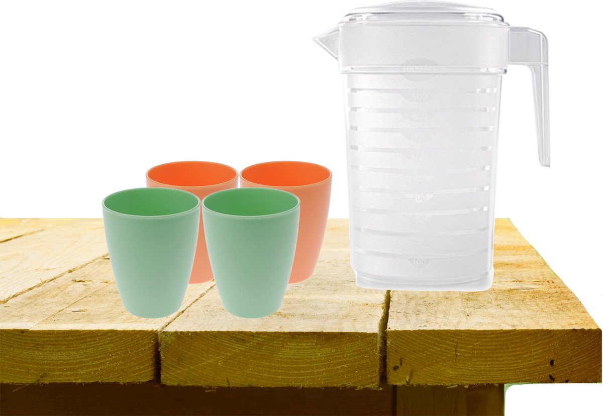 Set van 1x waterkan met deksel 1L met drinkbekers 2x groen en 2x oranje