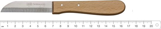 Schilmesje met een gebogen RVS lemmet en een houten handvat, naast een centimetermaat.