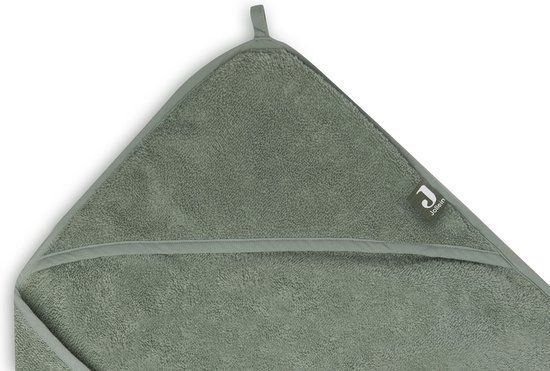 Close-up van een groene badcape van badstof katoen met 'Jollein' logo.