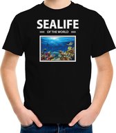 Dieren foto t-shirt Vis - zwart - kinderen - sealife of the world - cadeau shirt Vissen liefhebber - kinderkleding / kleding 134/140