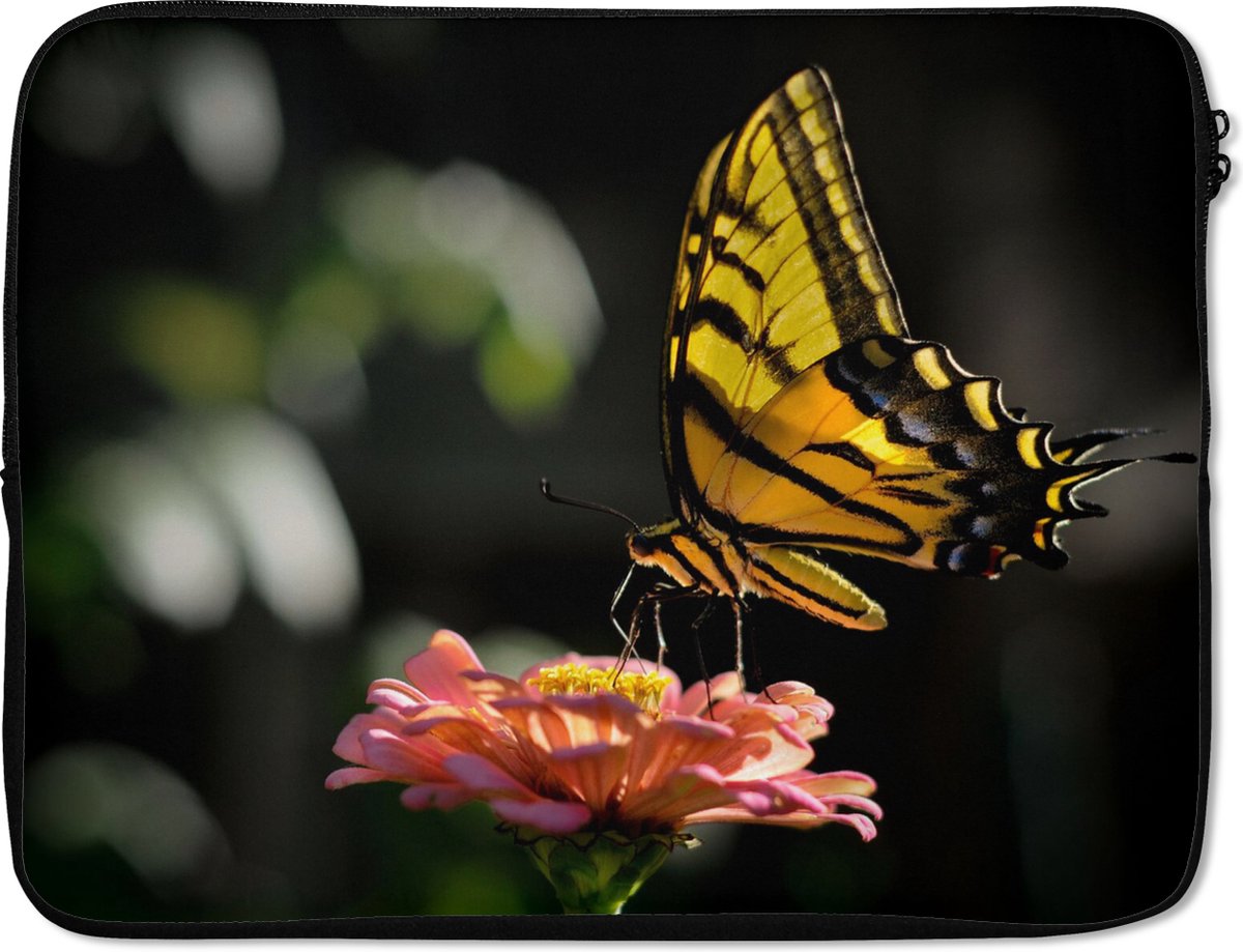 Laptophoes 15.6 inch - Vlinder - Botanisch - Bloem - Laptop sleeve - Binnenmaat 37x26 cm - Zwarte achterkant