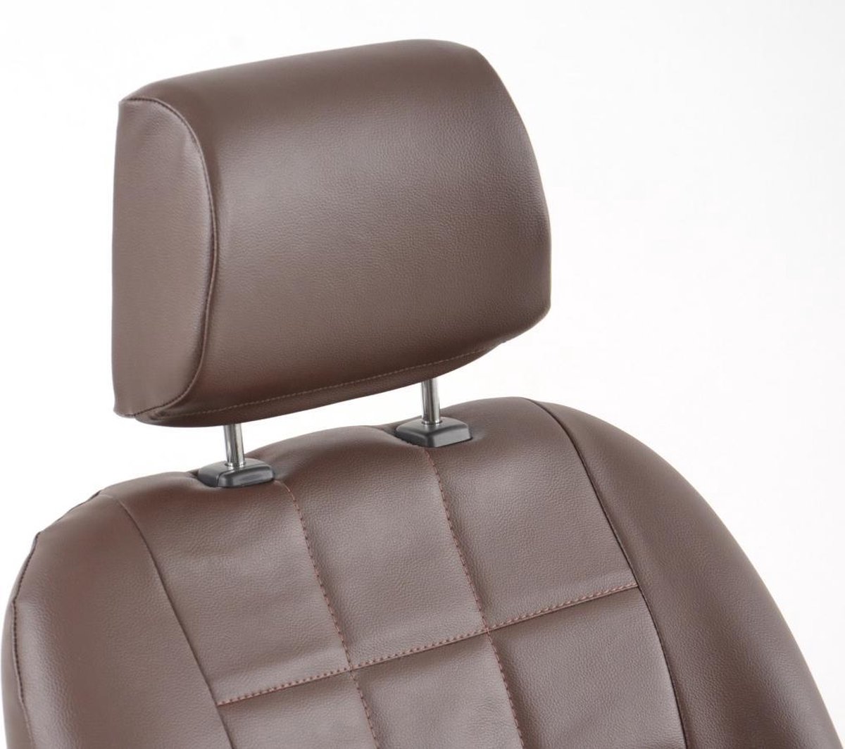 FK Oldtimer auto vol kuipstoelen in een retro look, donkerbruin